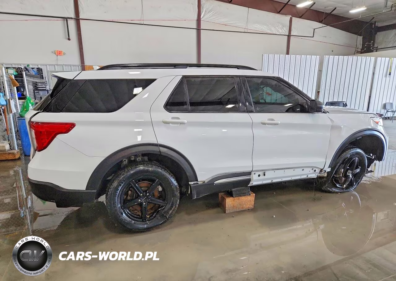 2020 Ford Explorer Xlt VIN:1FMSK8DH8LGC78105 - 3
