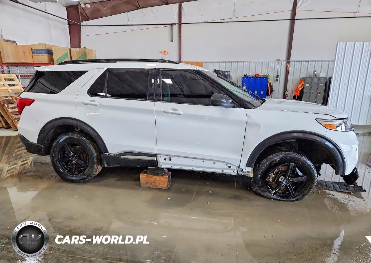 2020 Ford Explorer Xlt VIN:1FMSK8DH8LGC78105 - 4