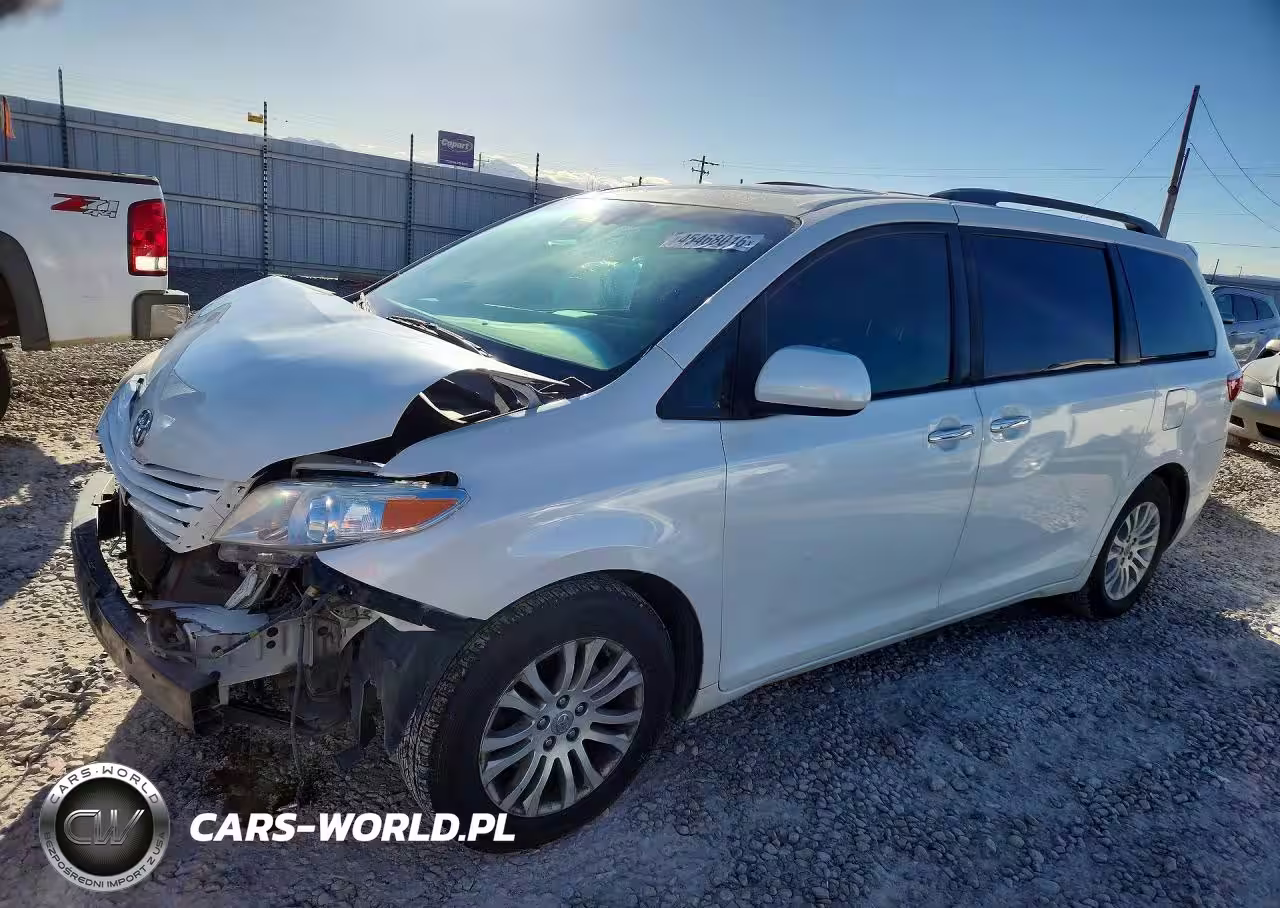 2017 Toyota Sienna Xle Premium 8-Passenger