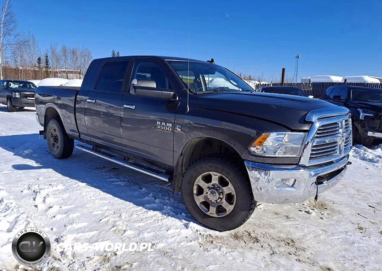 2017 Ram 3500 VIN:3C63R3LL1HG778199 - 4