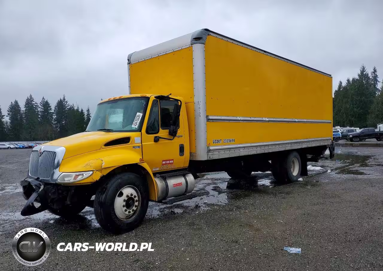 2013 International 4300 Box Truck