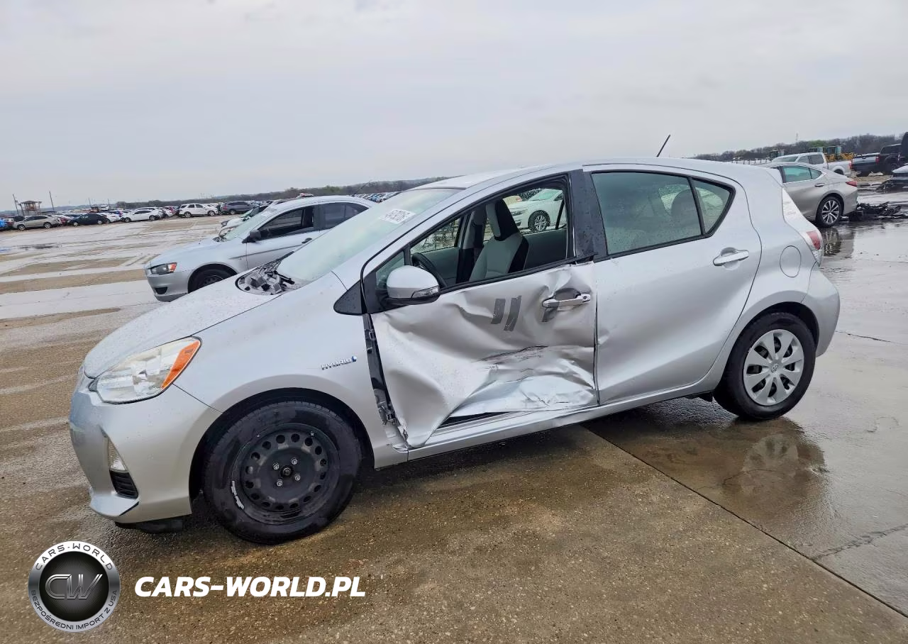 2014 Toyota Prius C One – zdjęcie 1 z 12
