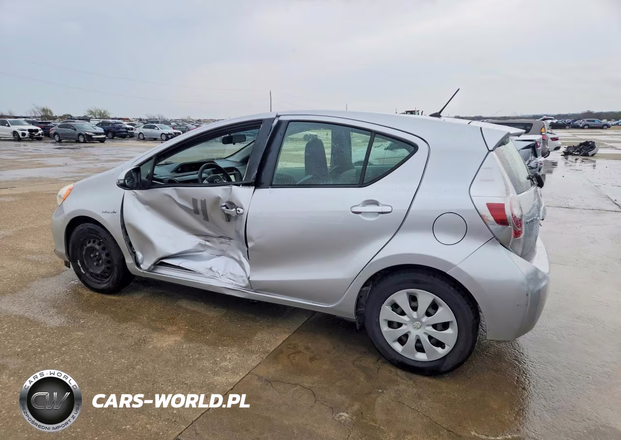 2014 Toyota Prius C One VIN:JTDKDTB37E1064558 - 2
