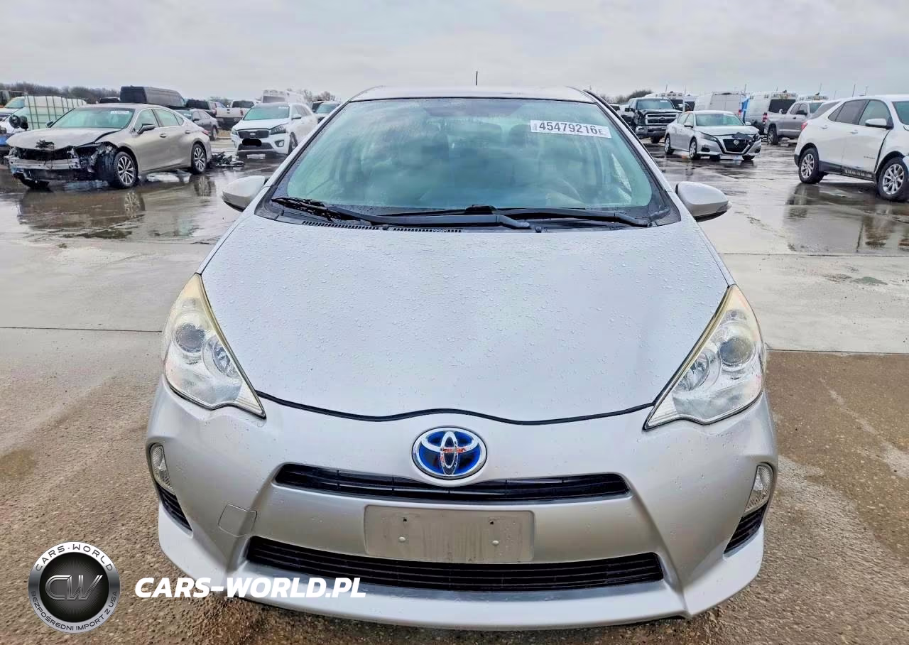 2014 Toyota Prius C One VIN:JTDKDTB37E1064558 - 5