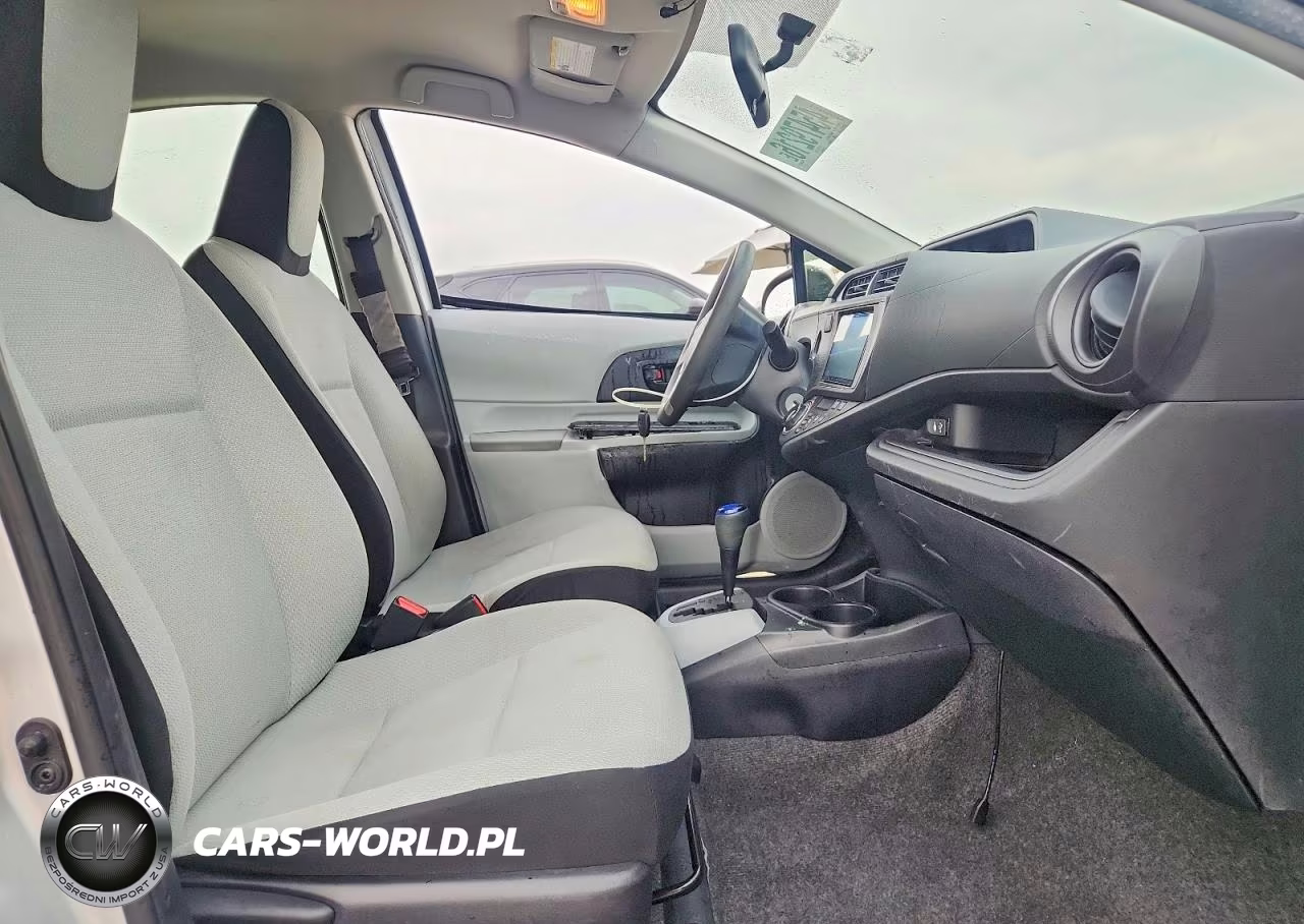 2014 Toyota Prius C One VIN:JTDKDTB37E1064558 - 7