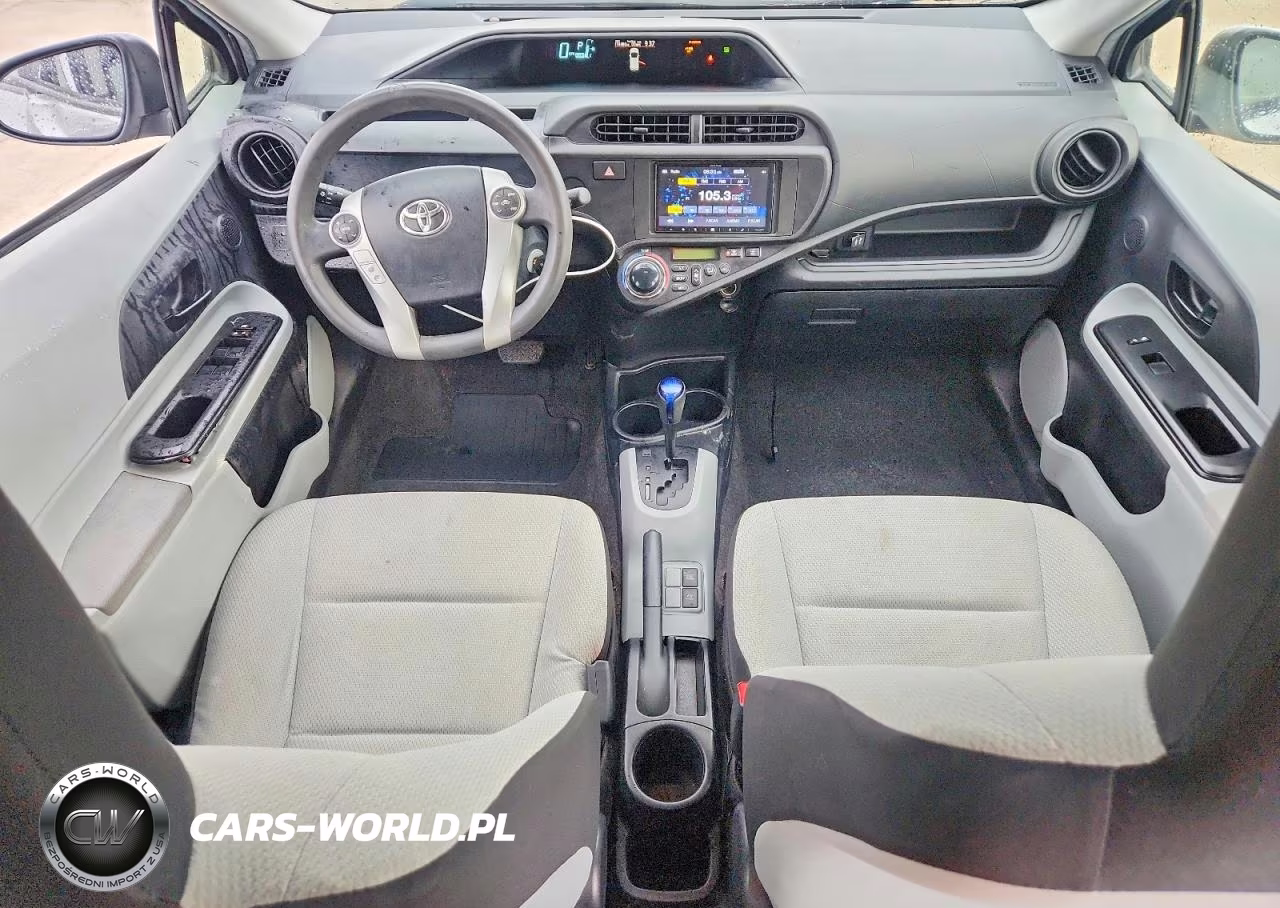 2014 Toyota Prius C One VIN:JTDKDTB37E1064558 - 8