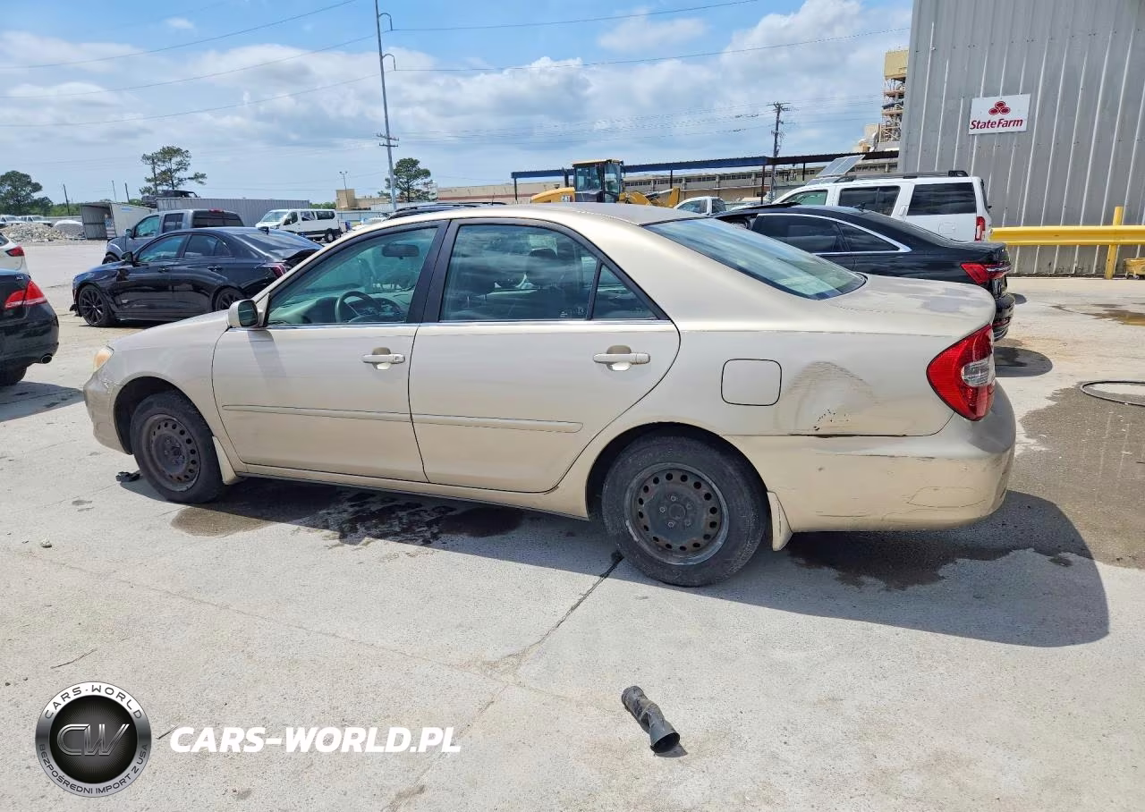 2002 Toyota Camry Le VIN:JTDBE32K820036922 - 2