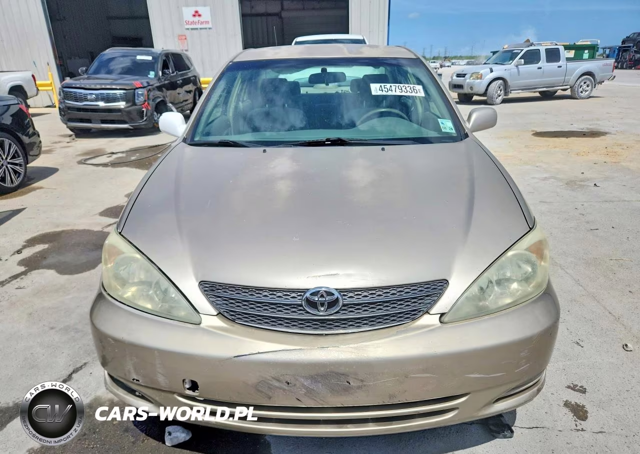 2002 Toyota Camry Le VIN:JTDBE32K820036922 - 5