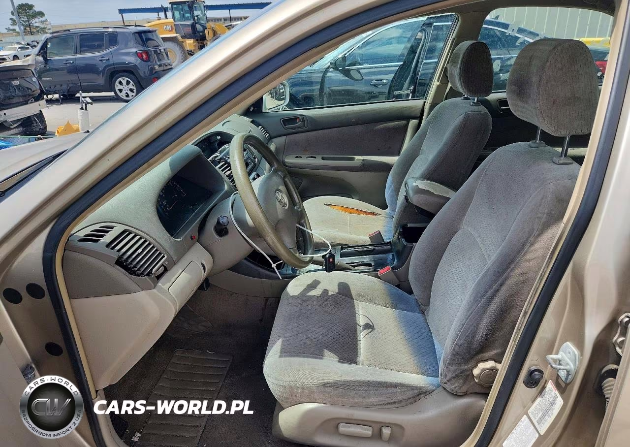 2002 Toyota Camry Le VIN:JTDBE32K820036922 - 7