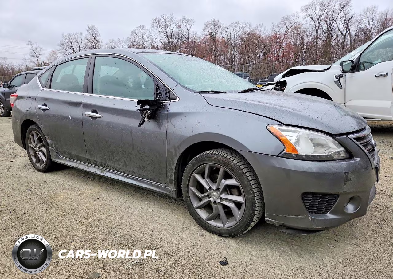 2015 Nissan Sentra Sr VIN:3N1AB7AP8FY318081 - 4