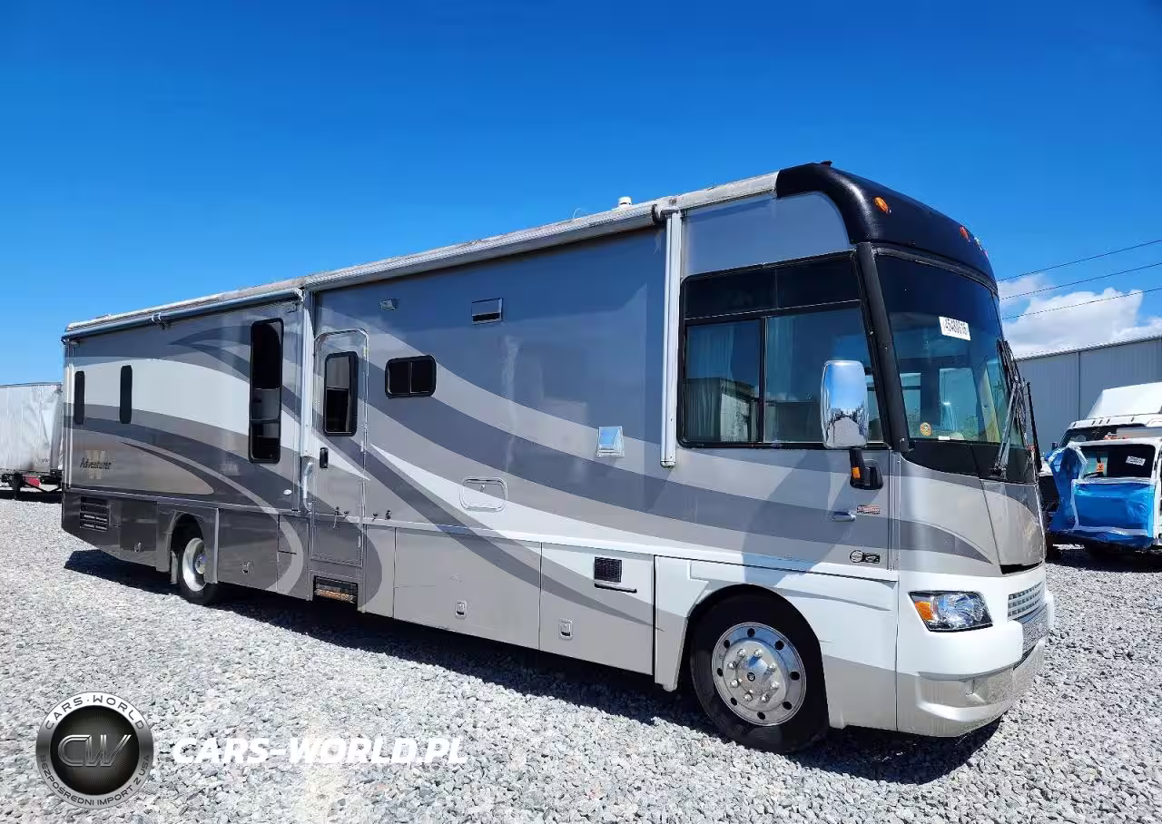 2007 Workhorse Motorhome - Camper