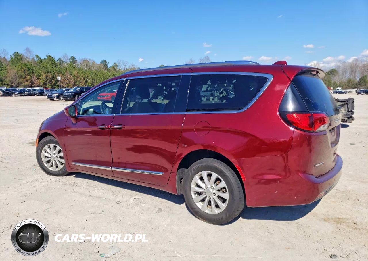 2018 Chrysler Pacifica Touring L VIN:2C4RC1BG8JR128556 - 2