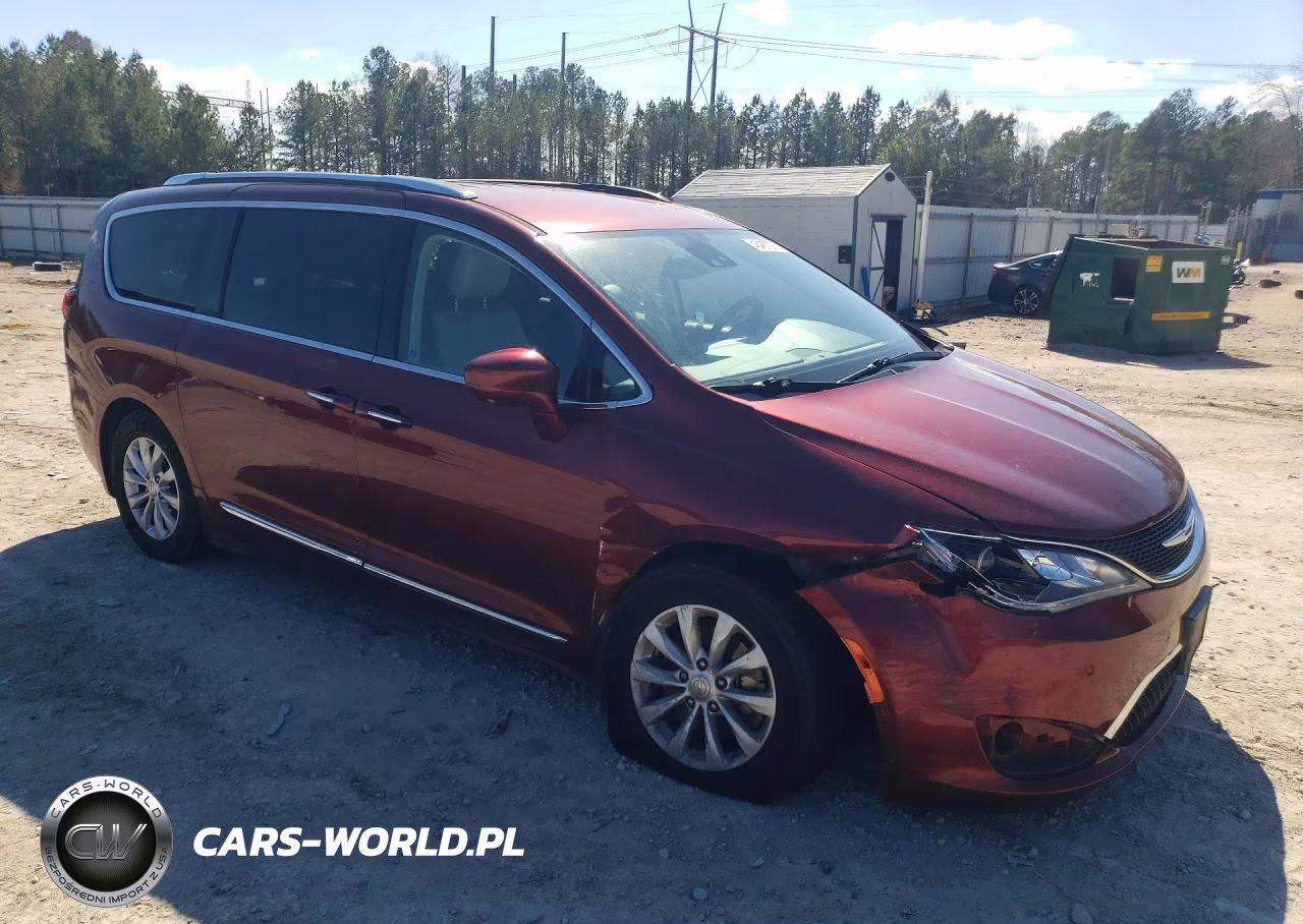 2018 Chrysler Pacifica Touring L VIN:2C4RC1BG8JR128556 - 4