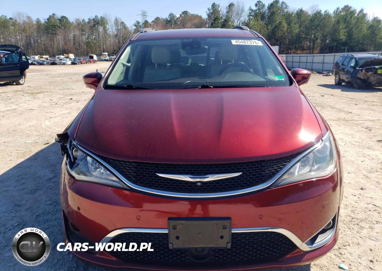 2018 Chrysler Pacifica Touring L VIN:2C4RC1BG8JR128556 - 5