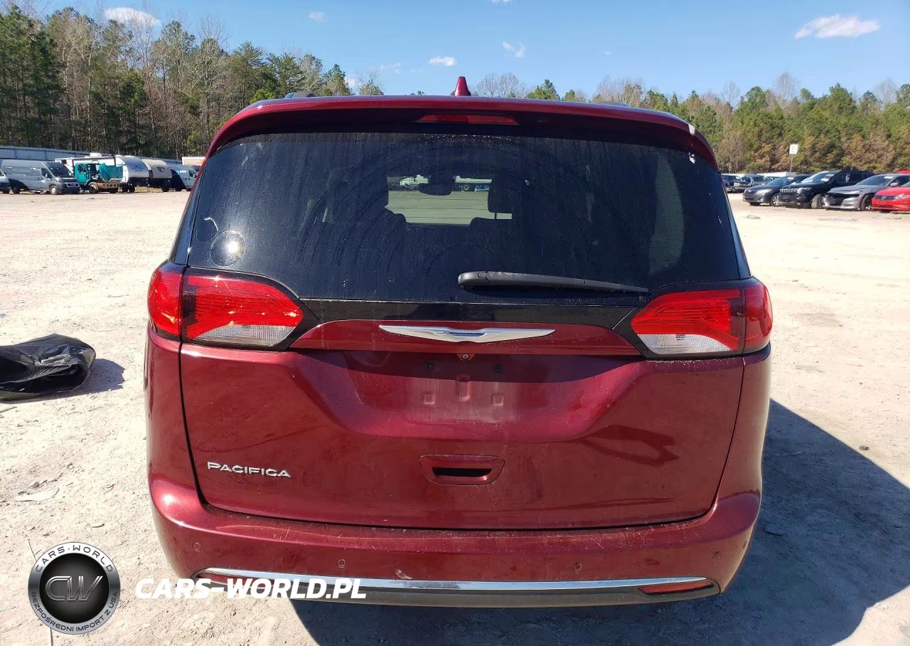 2018 Chrysler Pacifica Touring L VIN:2C4RC1BG8JR128556 - 6