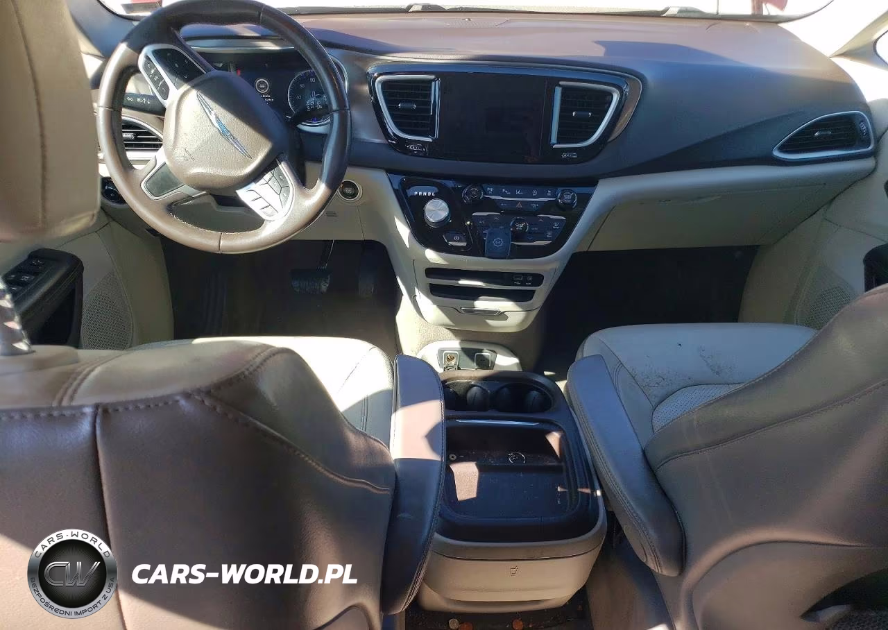 2018 Chrysler Pacifica Touring L VIN:2C4RC1BG8JR128556 - 8