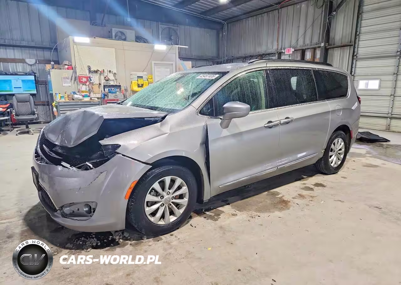 2017 Chrysler Pacifica Touring L