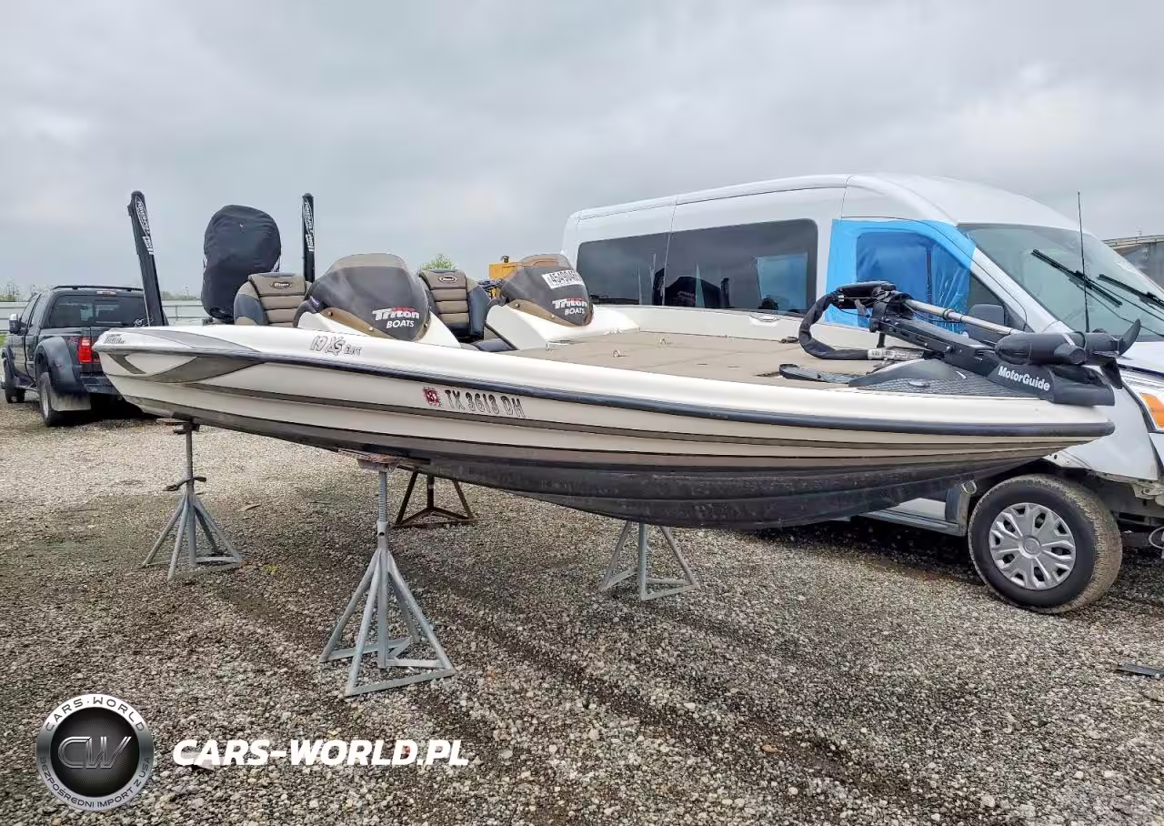 2011 Triton 1650 Boat