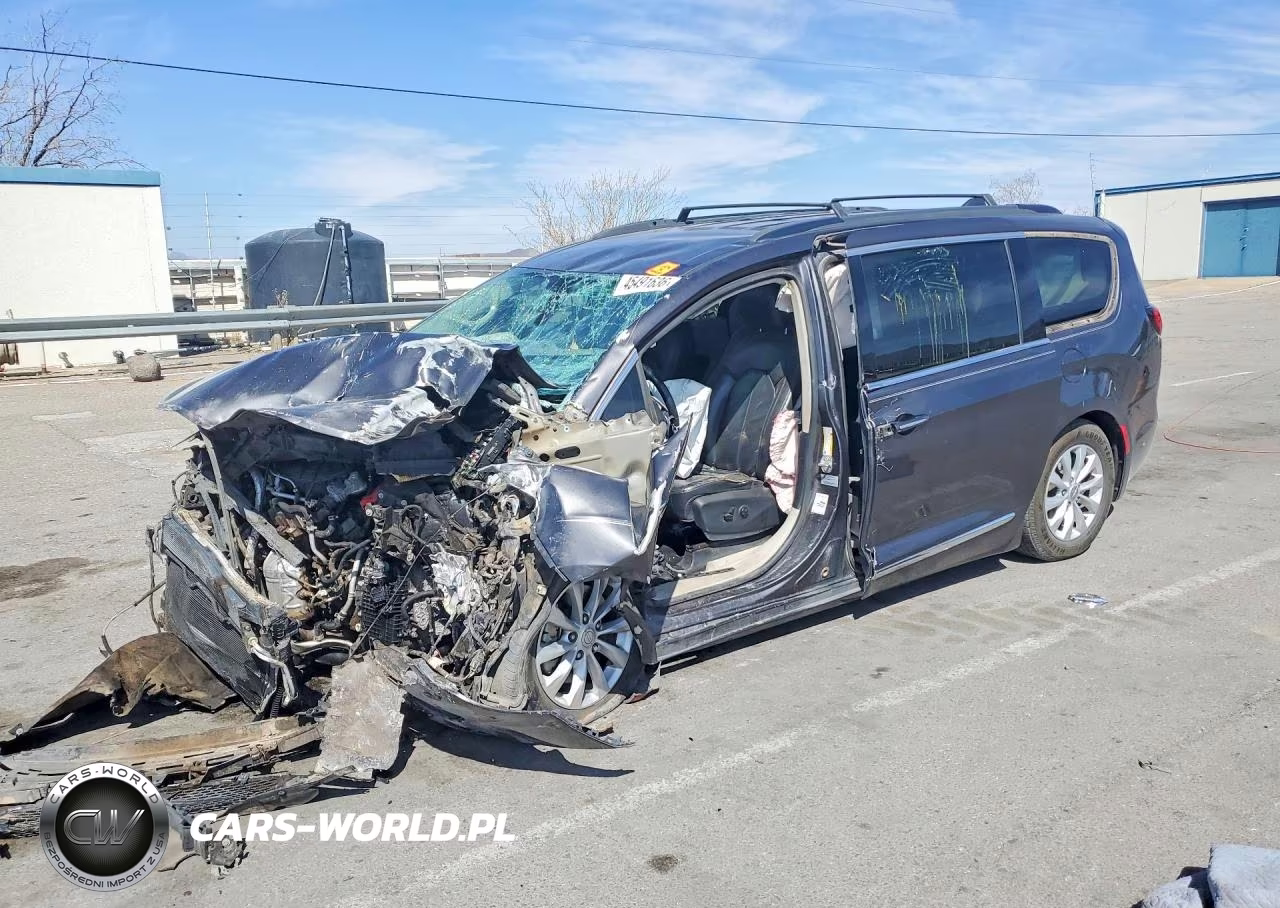 2017 Chrysler Pacifica Touring L