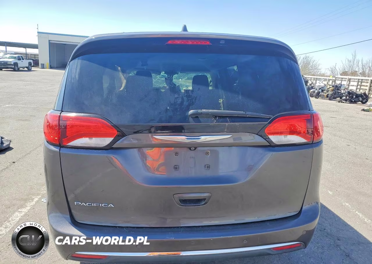 2017 Chrysler Pacifica Touring L VIN:2C4RC1BG5HR642665 - 6