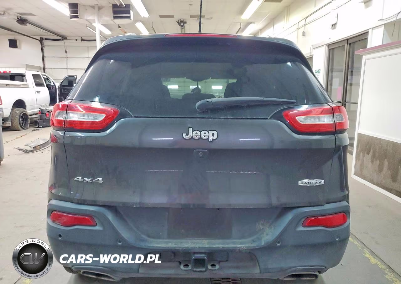 2017 Jeep Cherokee Latitude VIN:1C4PJMCS7HW565595 - 6