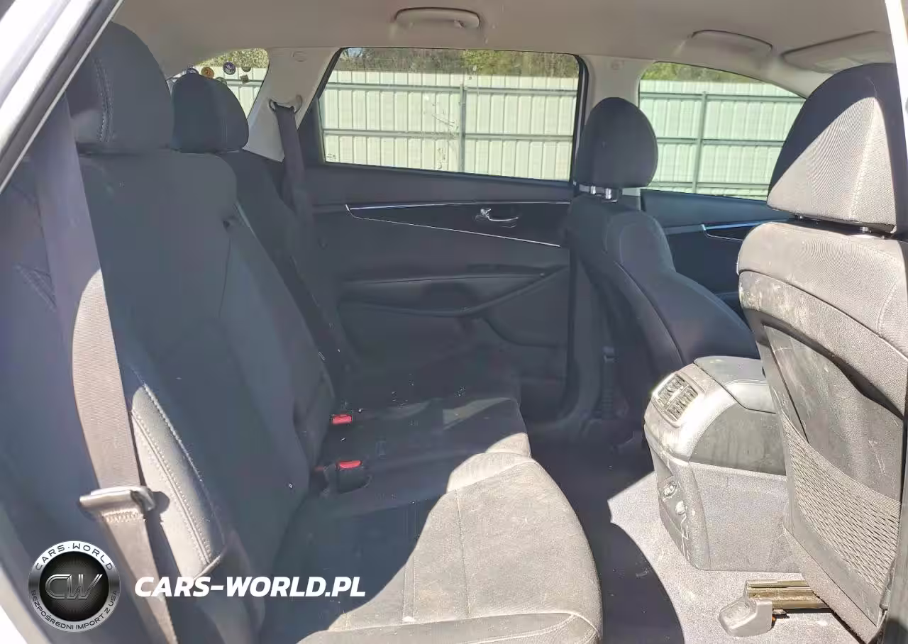 2020 Kia Sorento S V6 VIN:5XYPGDA5XLG697266 - 11