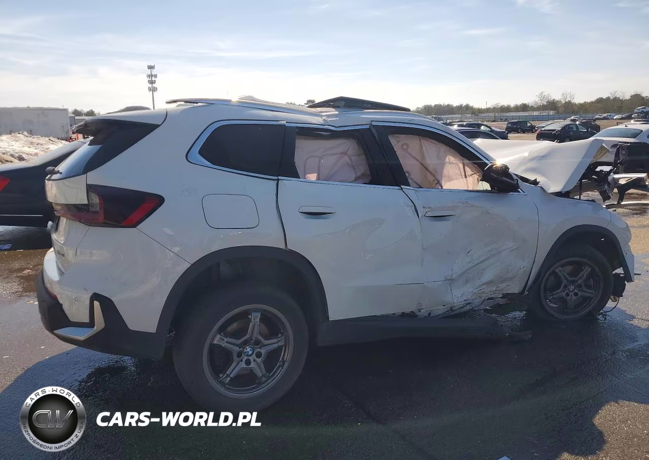 2023 BMW X1 xDrive28I VIN:WBX73EF09P5Y02654 - 3