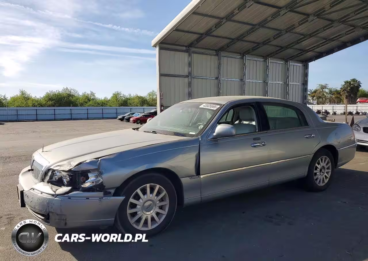 2006 Lincoln Town Car Signature
