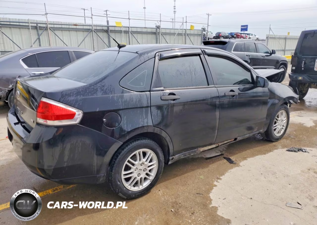 2010 Ford Focus Se VIN:1FAHP3FN4AW219261 - 3