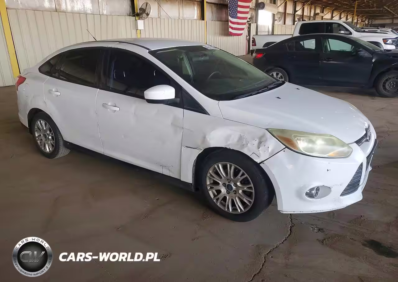 2012 Ford Focus S VIN:1FAHP3F22CL379360 - 4