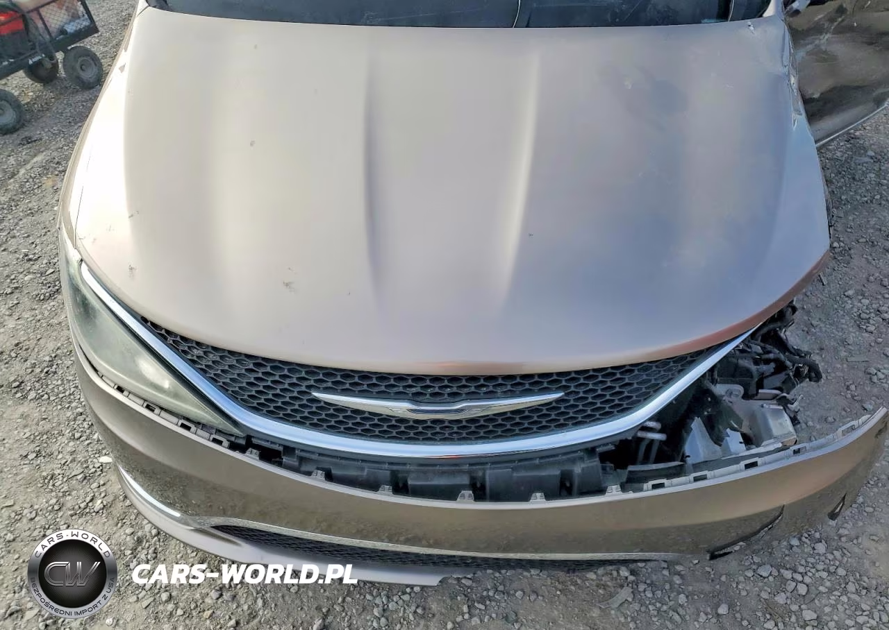 2017 Chrysler Pacifica Touring L Plus VIN:2C4RC1EG1HR628029 - 12