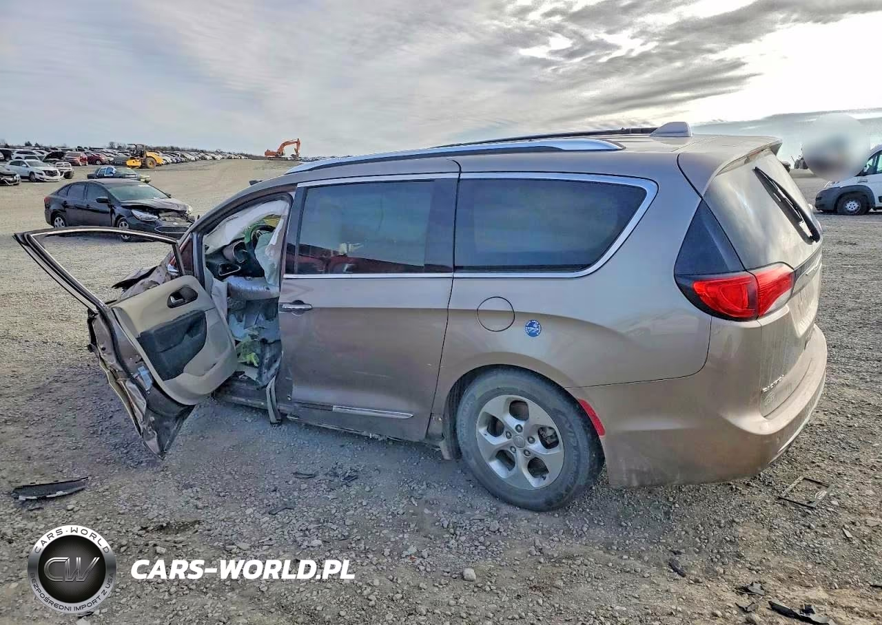 2017 Chrysler Pacifica Touring L Plus VIN:2C4RC1EG1HR628029 - 2