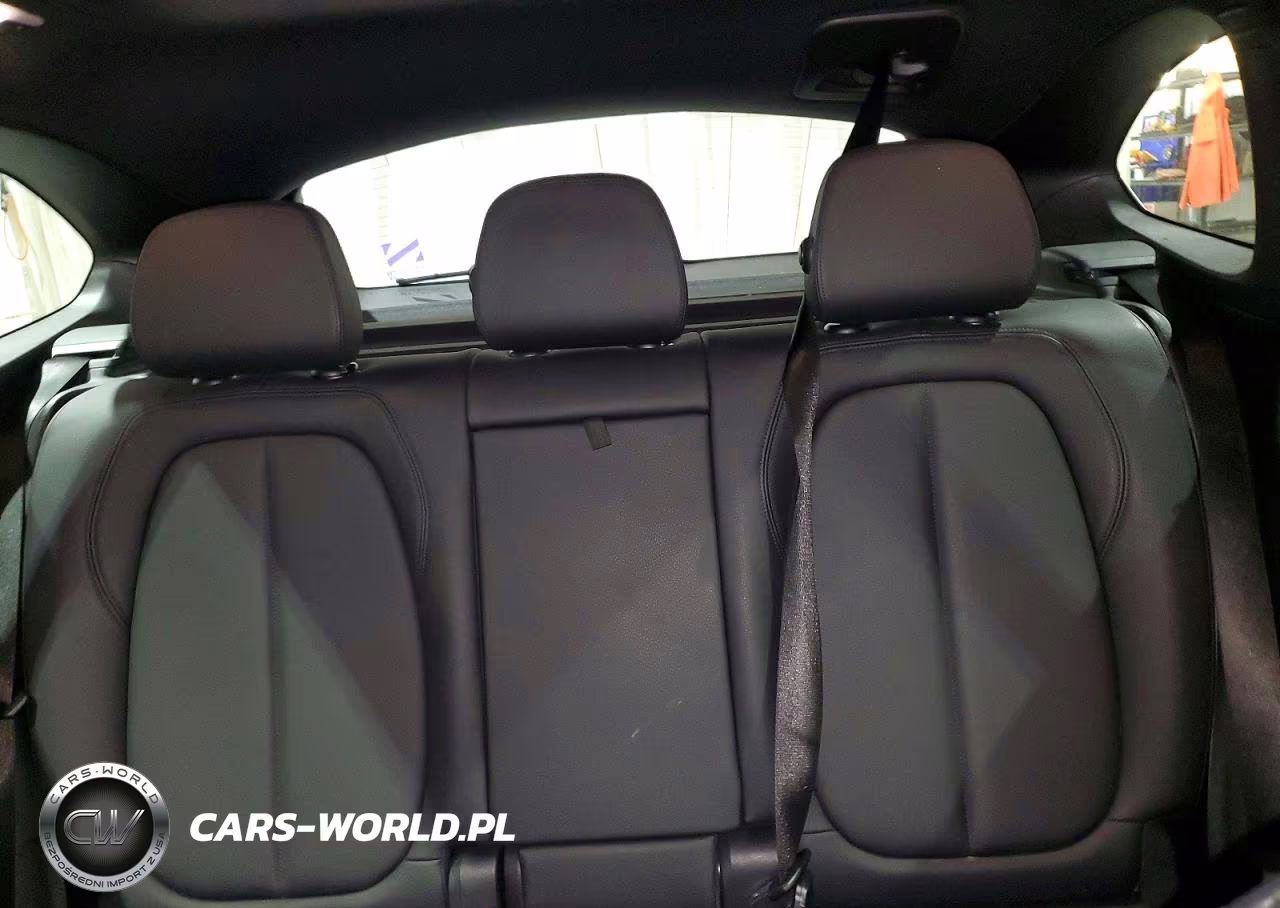 2018 BMW X1 xDrive28I VIN:WBXHT3C36J5L29584 - 10