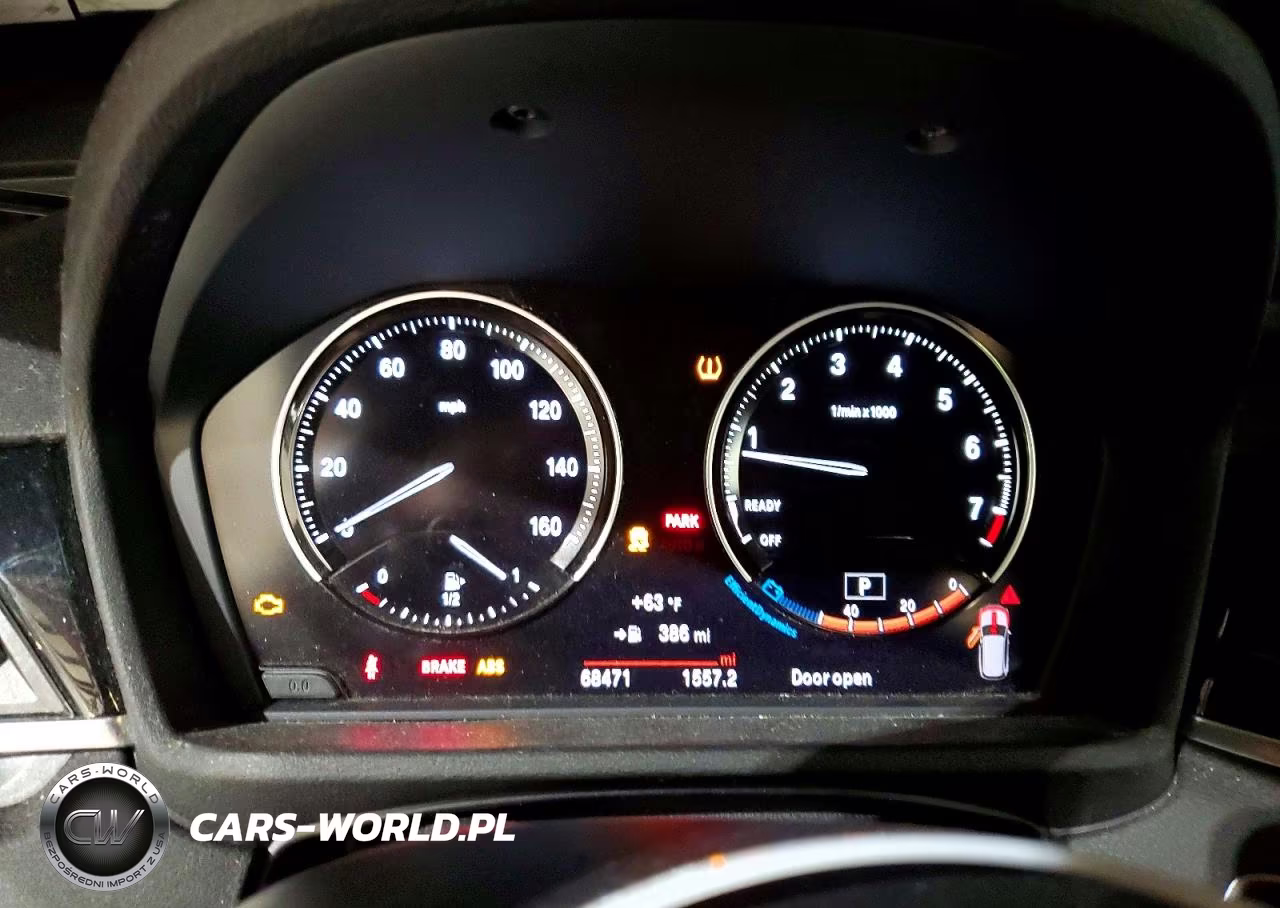 2018 BMW X1 xDrive28I VIN:WBXHT3C36J5L29584 - 9