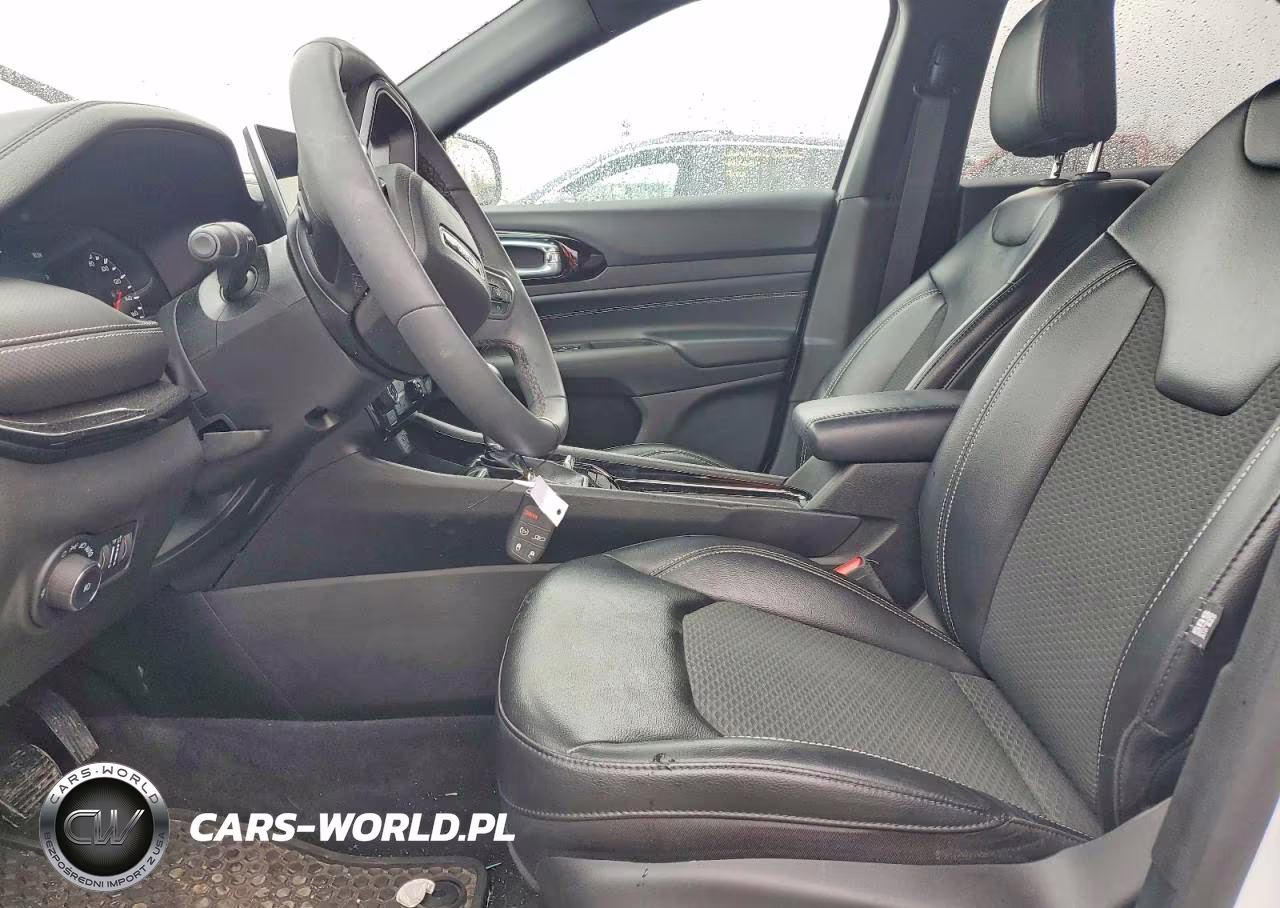 2023 Jeep Compass Latitude VIN:3C4NJDBN7PT533303 - 7