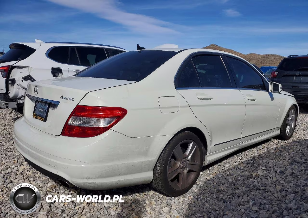 2011 Mercedes-Benz C 300 4Matic VIN:WDDGF8BB2BR161464 - 3