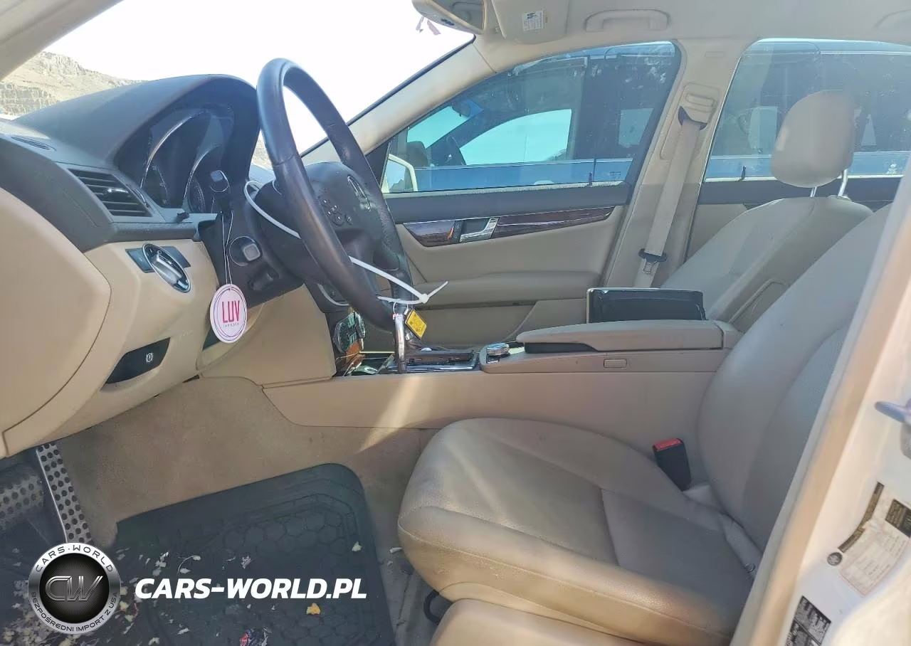 2011 Mercedes-Benz C 300 4Matic VIN:WDDGF8BB2BR161464 - 7