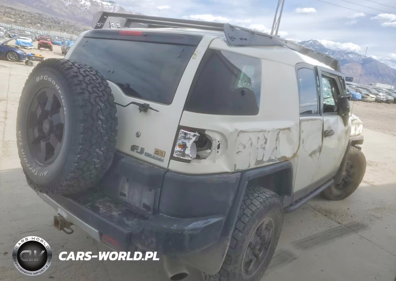 2008 Toyota Fj Cruiser Base VIN:JTEBU11F98K041440 - 3