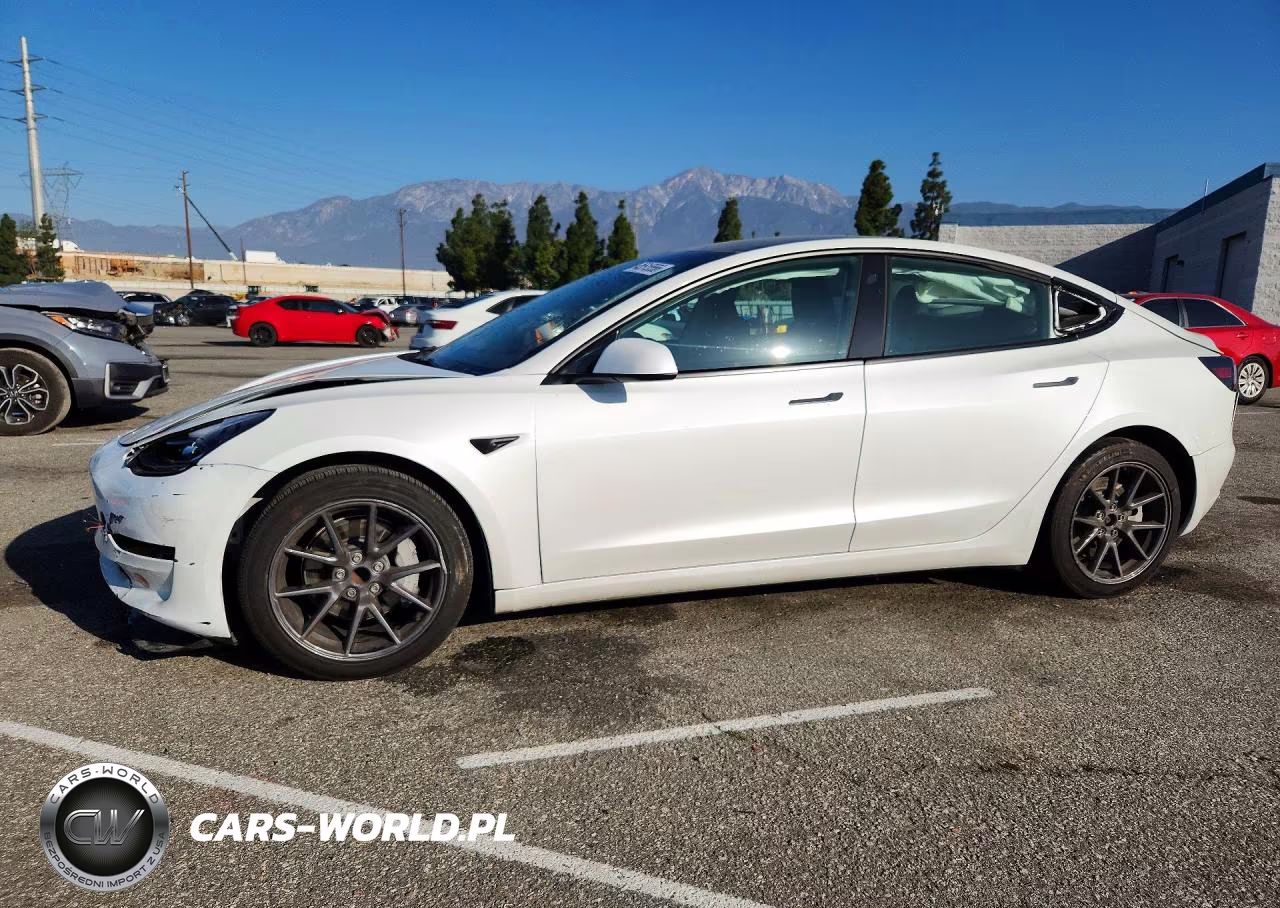 2023 Tesla Model 3 – zdjęcie 1 z 13