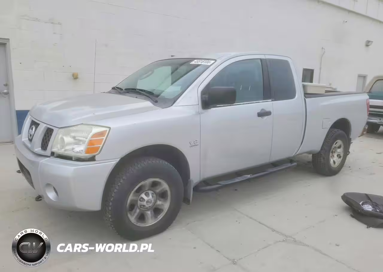 2004 Nissan Titan Xe