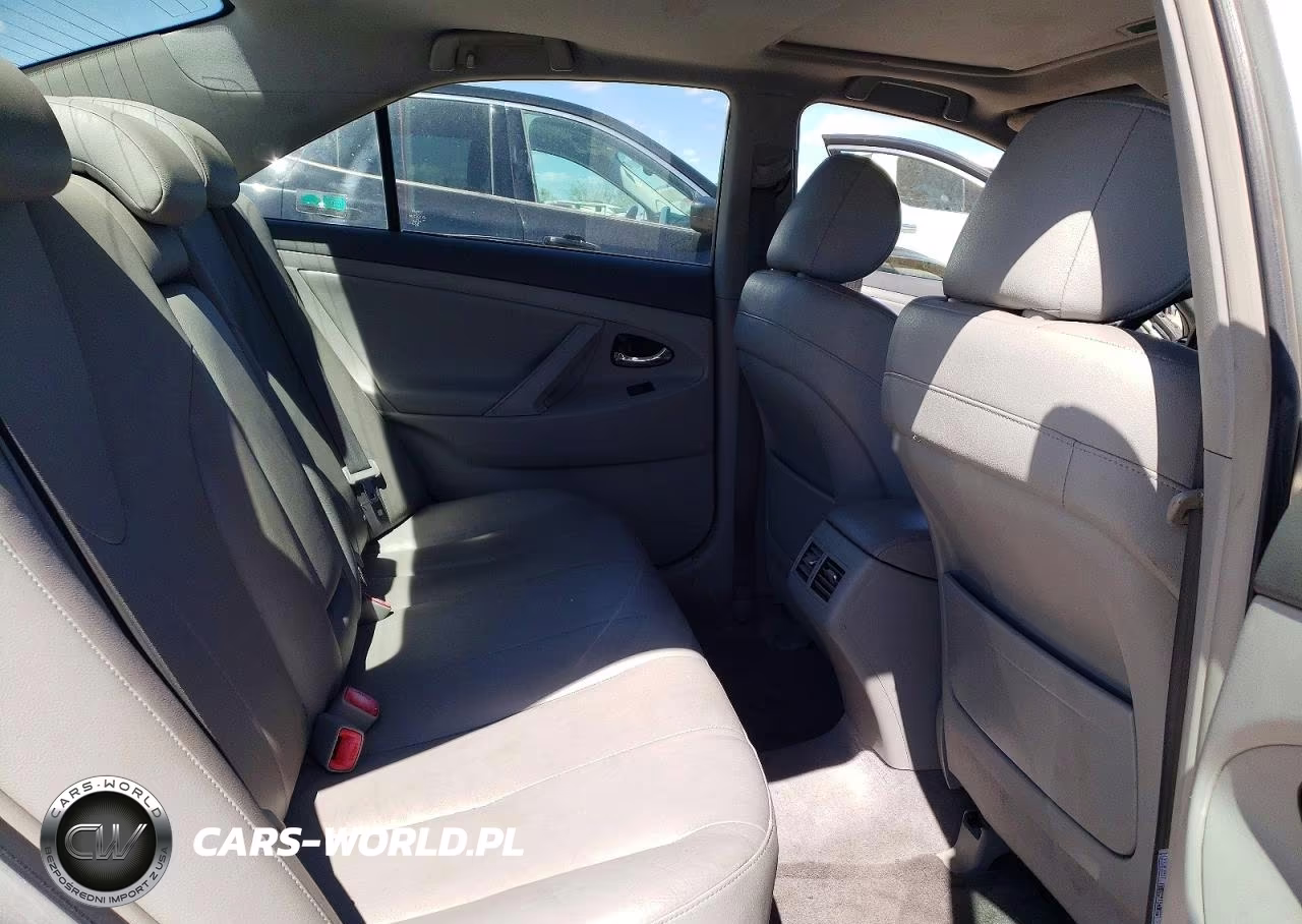 2007 Toyota Camry Hybrid VIN:JTNBB46KX73020988 - 10