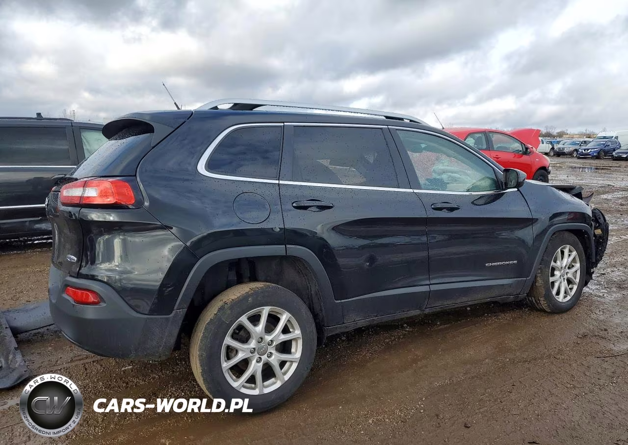 2015 Jeep Cherokee Latitude VIN:1C4PJLCB7FW706804 - 3
