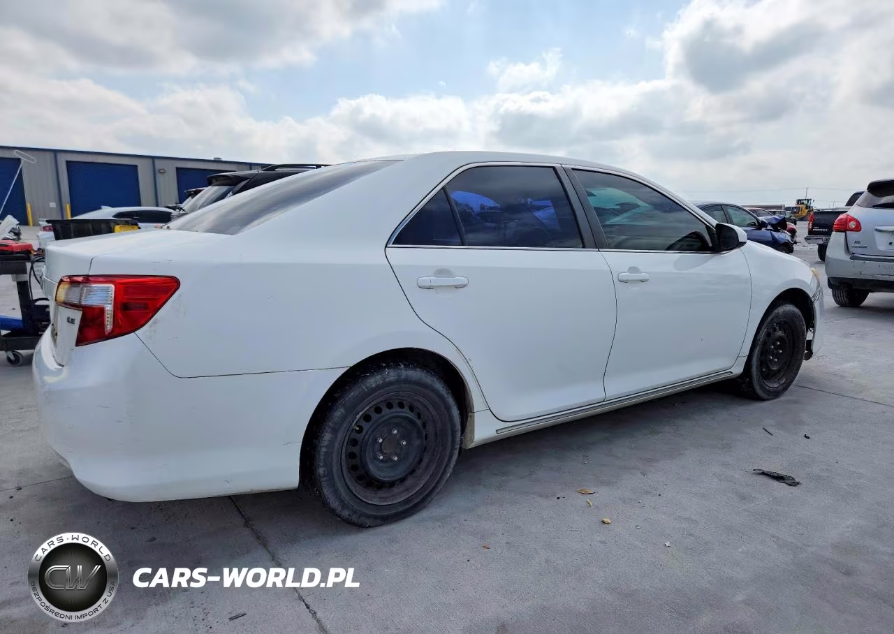 2013 Toyota Camry Le VIN:4T1BF1FKXDU681218 - 3