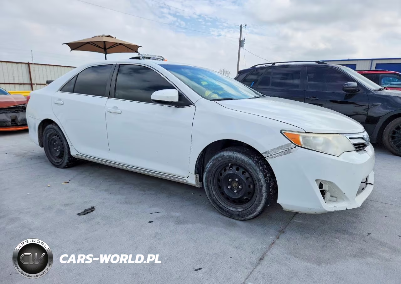 2013 Toyota Camry Le VIN:4T1BF1FKXDU681218 - 4