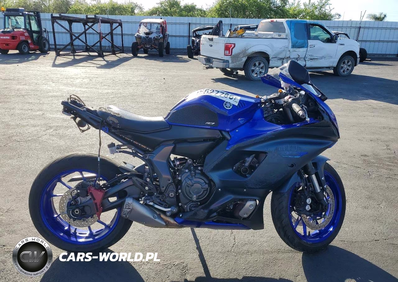 2023 Yamaha Yzfr7