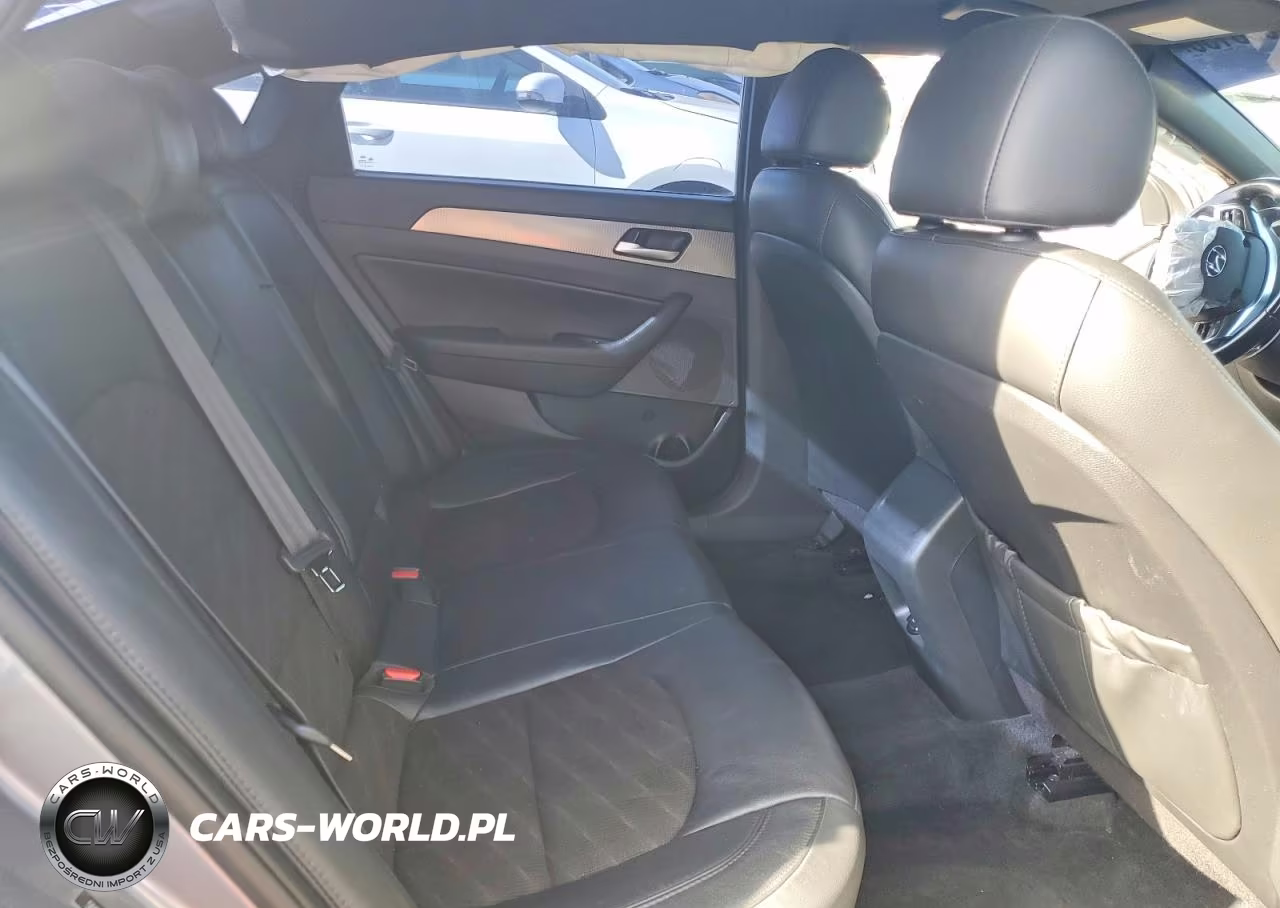 2018 Hyundai Sonata Sport VIN:5NPE34AF9JH649811 - 10