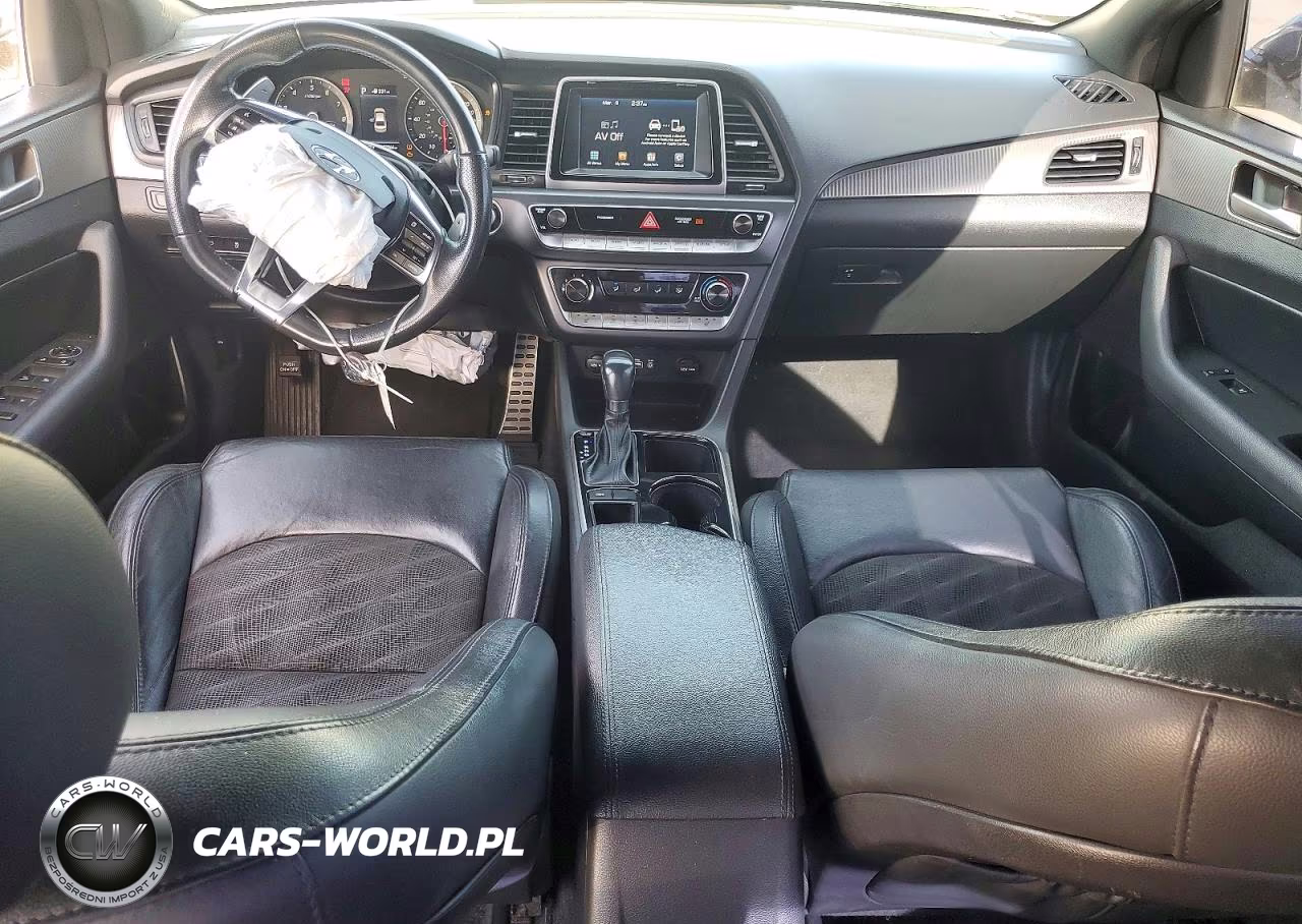 2018 Hyundai Sonata Sport VIN:5NPE34AF9JH649811 - 8