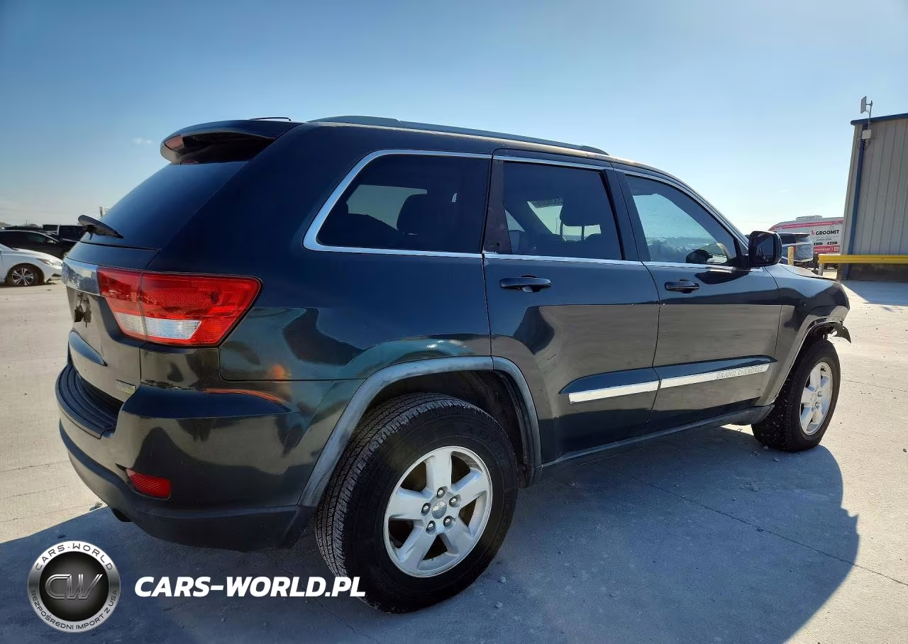 2011 Jeep Grand Cherokee Laredo VIN:1J4RS4GGXBC585063 - 3