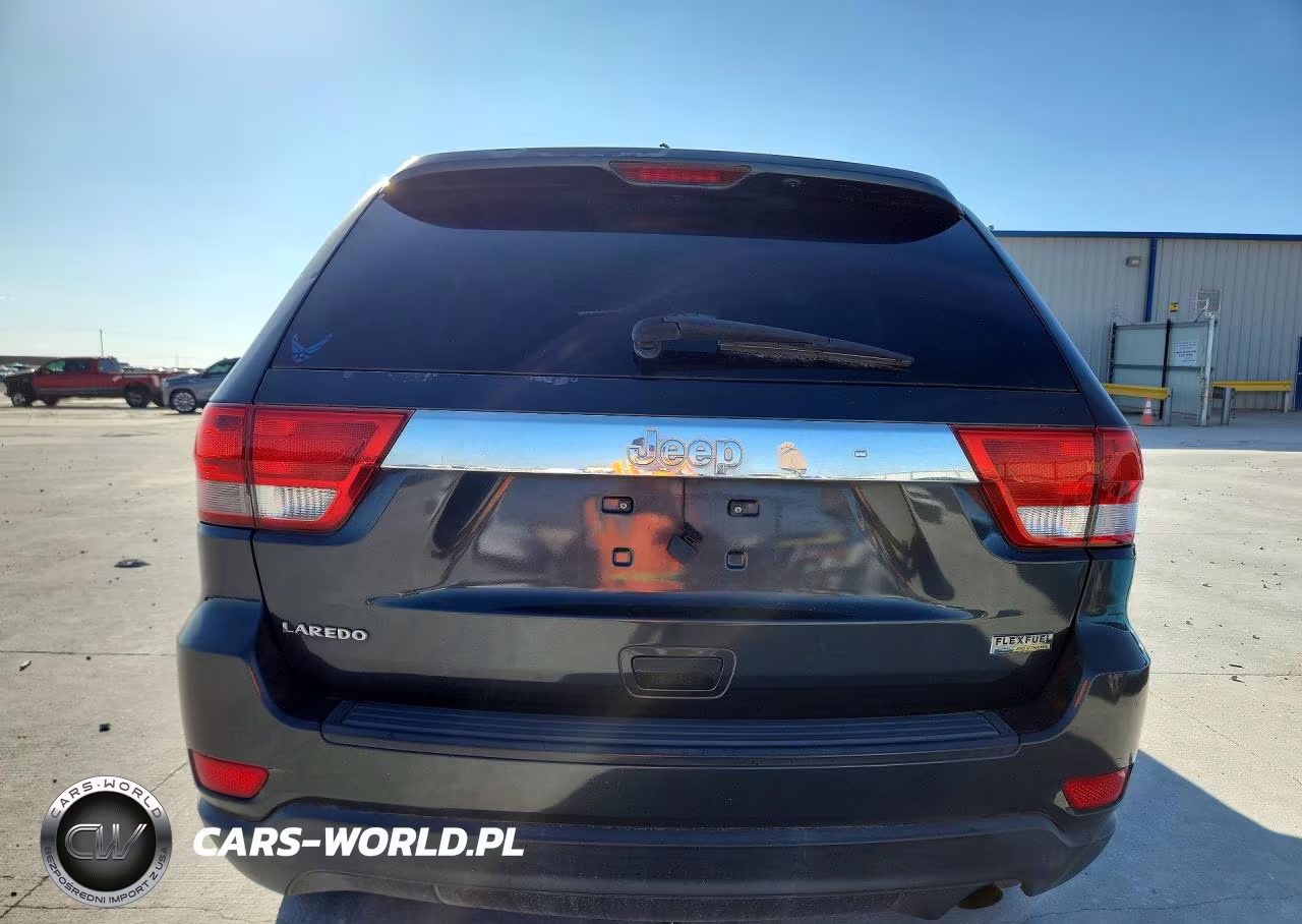 2011 Jeep Grand Cherokee Laredo VIN:1J4RS4GGXBC585063 - 6