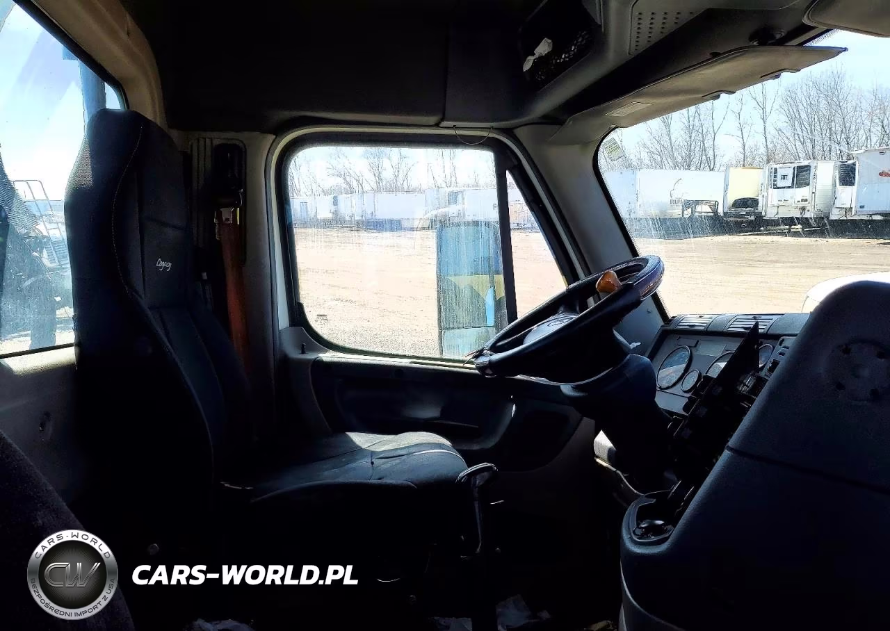 2016 Freightliner Cascadia 125 VIN:3AKJGEDV1GSGV3545 - 5